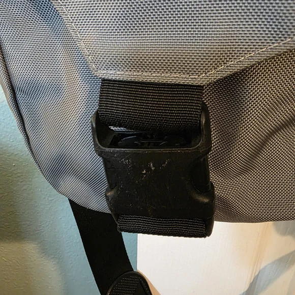 Tom Bihn Medium Cafe Bag - Picture 4 of 8